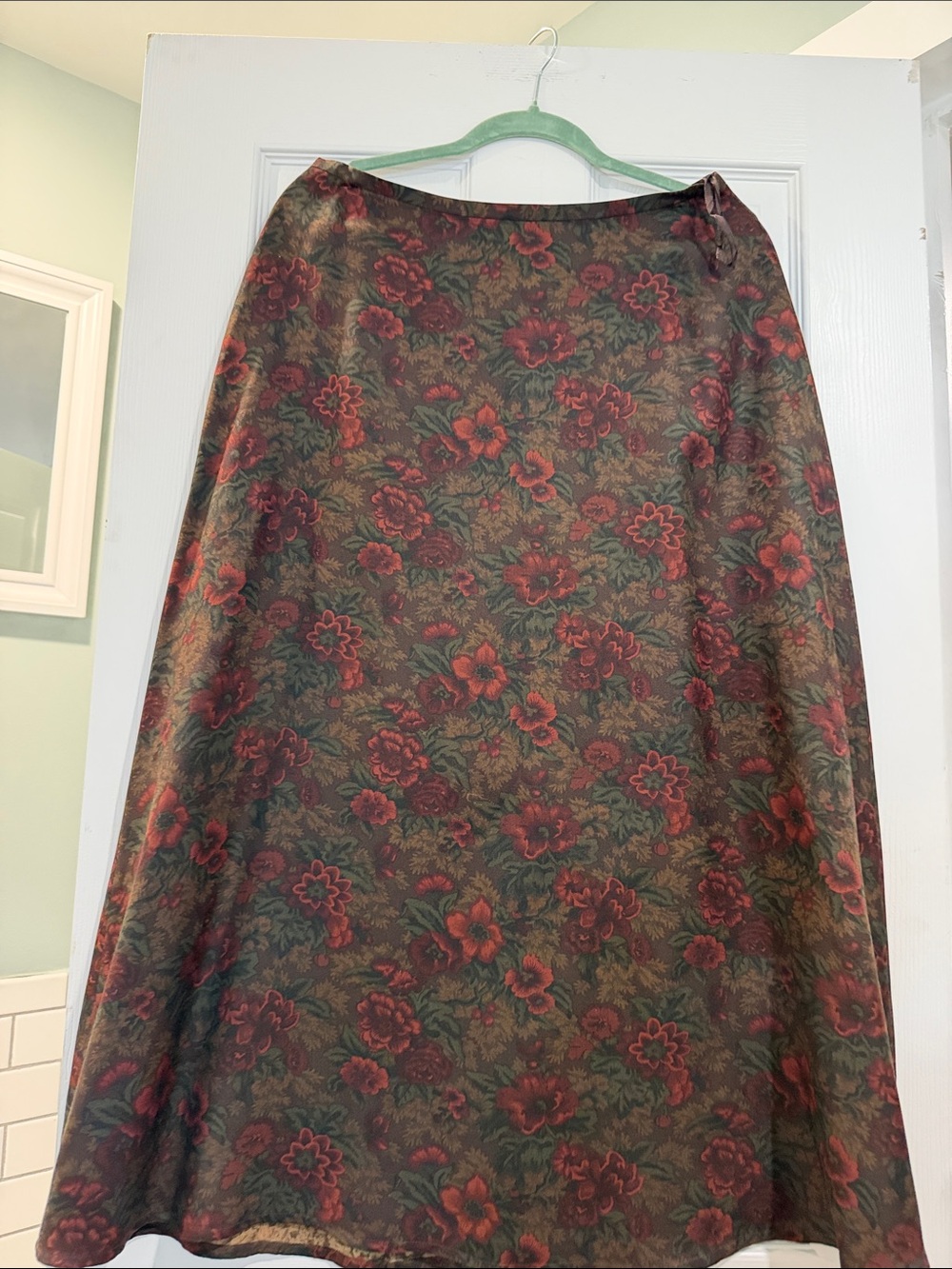 Lauren Ralph Lauren Olive & Burgundy Floral A-Line  Silk Skirt - Picture 4 of 11